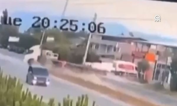TIR' dorsesine böyle çarptı: 1 ölü!